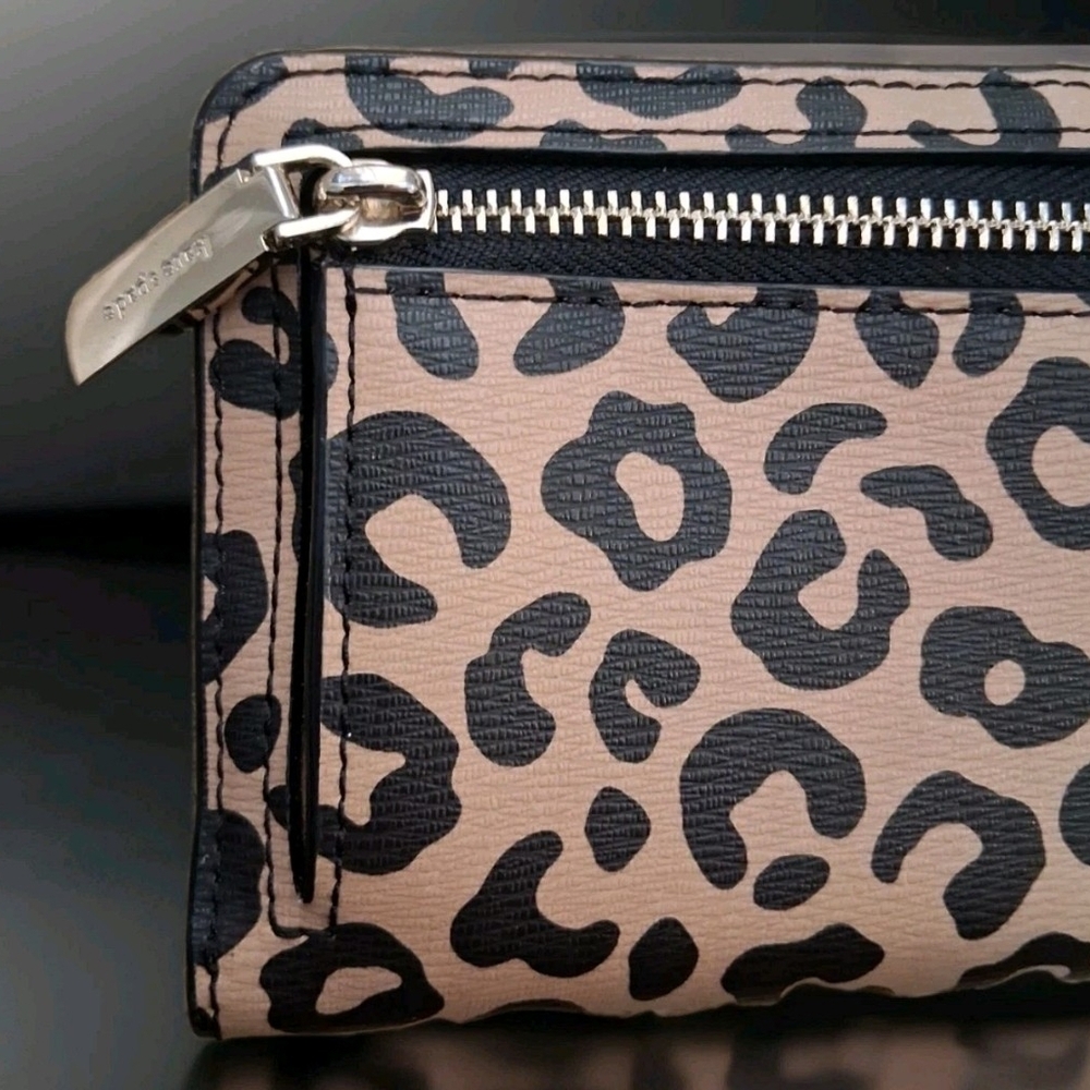 Kate Spade Darcy Large Slim Bifold Leopard Print Wallet - Picture 6 of 11